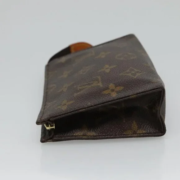 LOUIS VUITTON Monogram Poche Toilette 15 Pouch